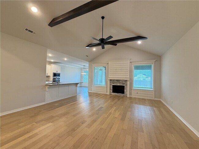 Photo - 805 Carlock Dr
