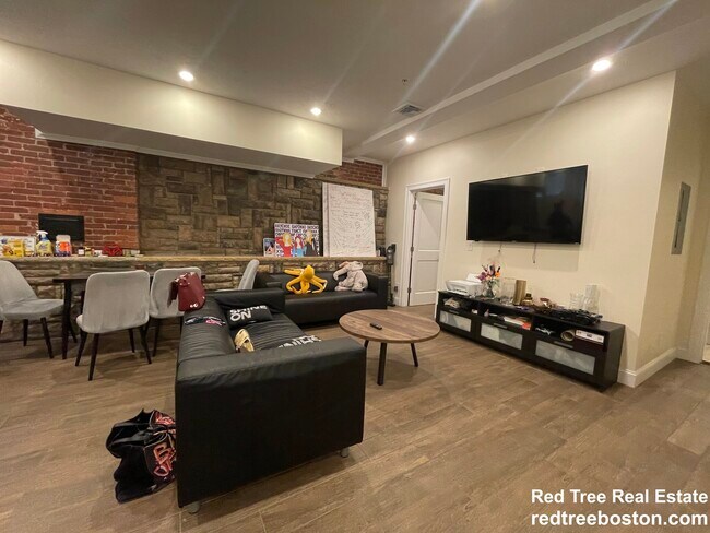 Photo - 1616 Beacon St Unit 1