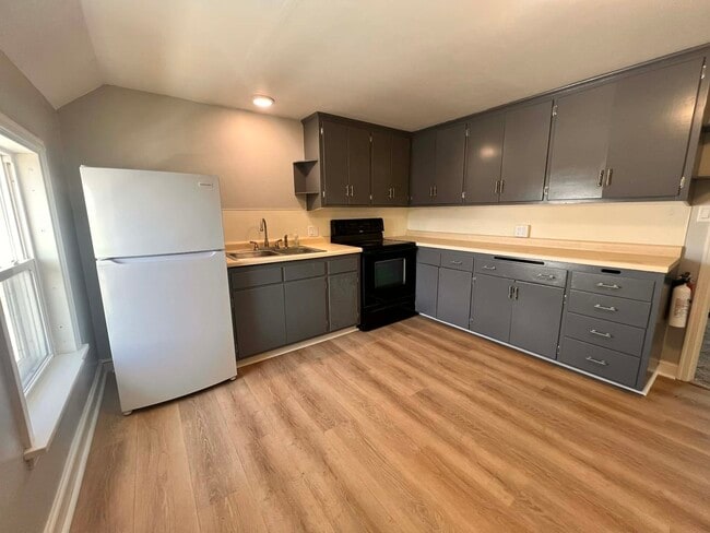 Kitchen - 703 Main St Unit Apartment B