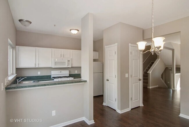 Photo - 1325 Chestnut Ln