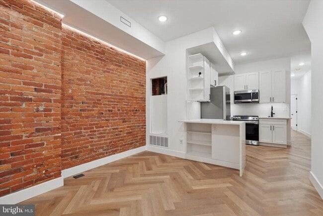 Photo - 1438 Tasker St