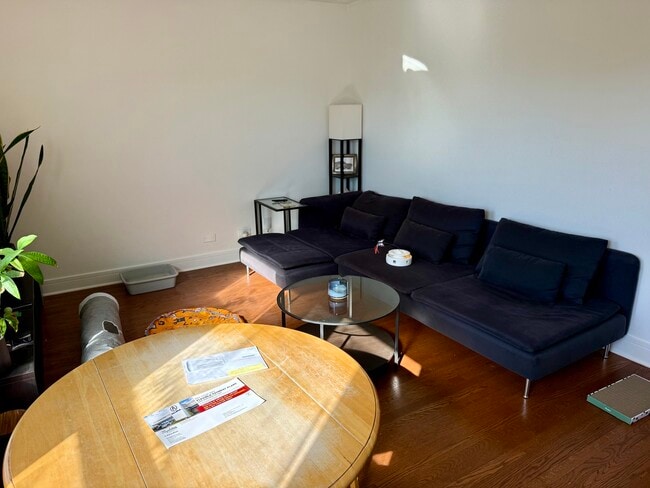 Photo - 4954 W Cullom Ave Unit 2