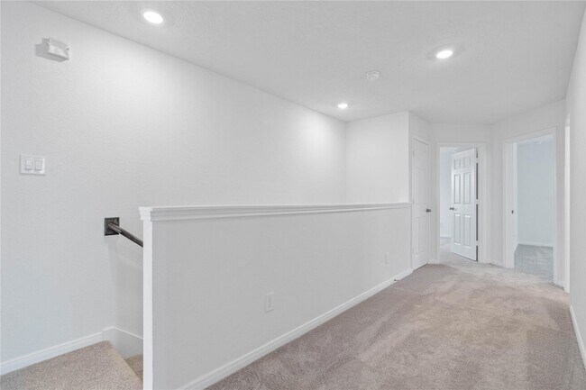 Photo - 2800 Cordova Hl Dr