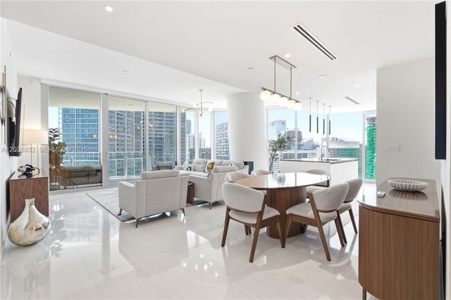 Photo - 300 Biscayne Blvd Way Unidad 4007