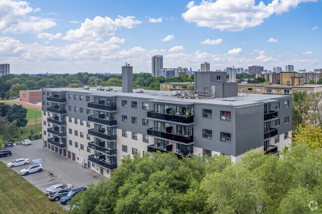 Building Photo - 70 Parkwoods Village Dr