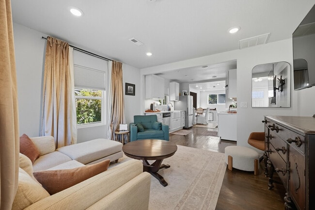 Photo - 1119 Prosser Ave Unit ID1324036P