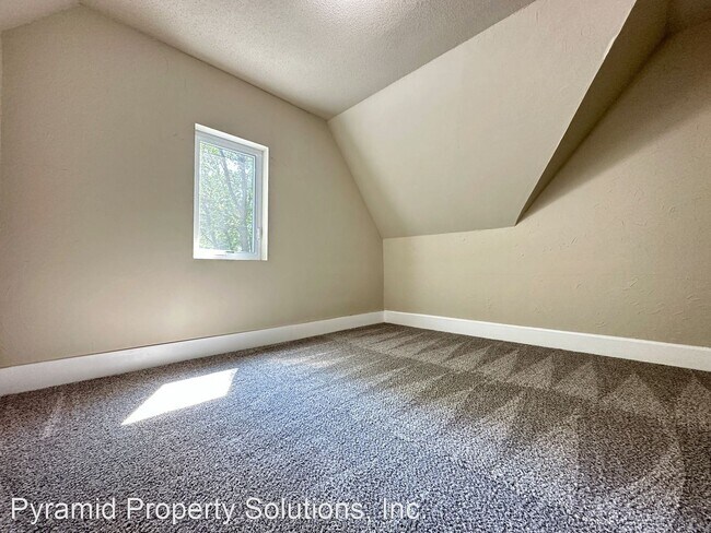 Photo - 4 br, 2 bath House - 803 E Court Ave