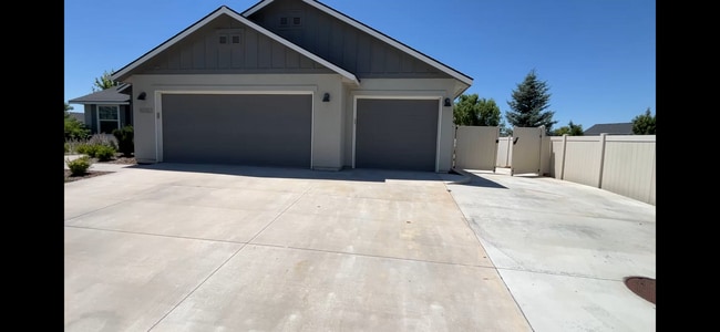 Building Photo - Beautifully Maintained Nampa Home Offering Comfort, Space, and Modern Convenience