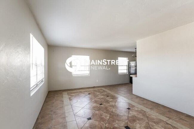 3 Bedroom Pet-Friendly Home in Phoenix, AZ with Main Street Renewal