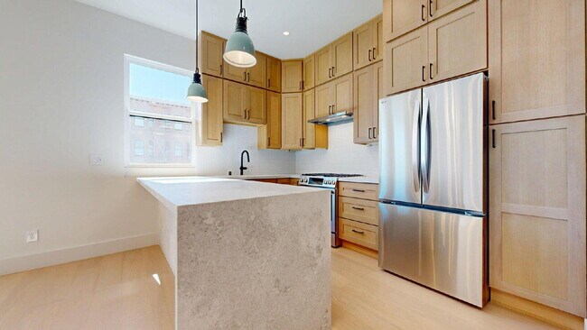 Modern, Convenient, Bright, Renovated 3BR/1BA Top Floor Flat with Dishwasher & In Unit Laundry