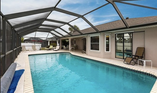 Photo - 4485 Sutlive St