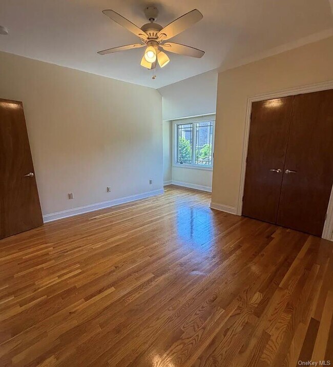 5 Candlewood Ct