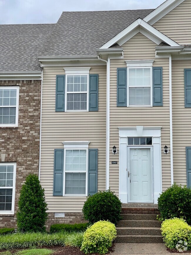 Building Photo - 1047 McKenna Dr Rental