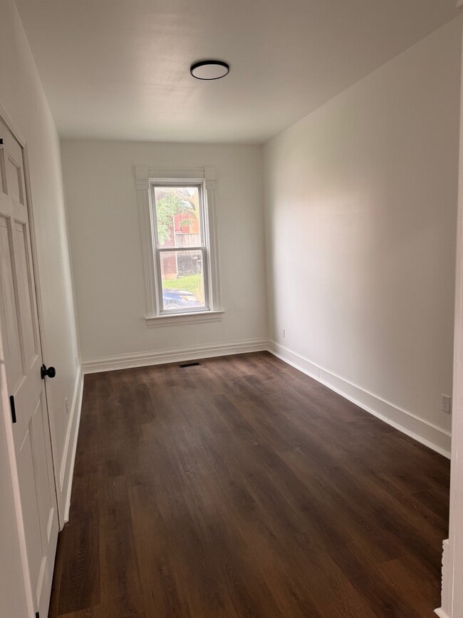 274 S Main St