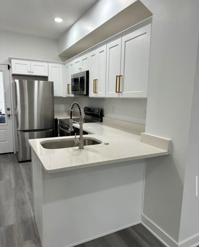 Photo - 874 Dennison Ave