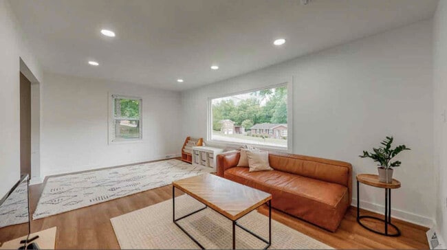 Photo - 202 Caldwell Dr