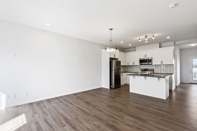 Photo - 95 Carringford Rd NW