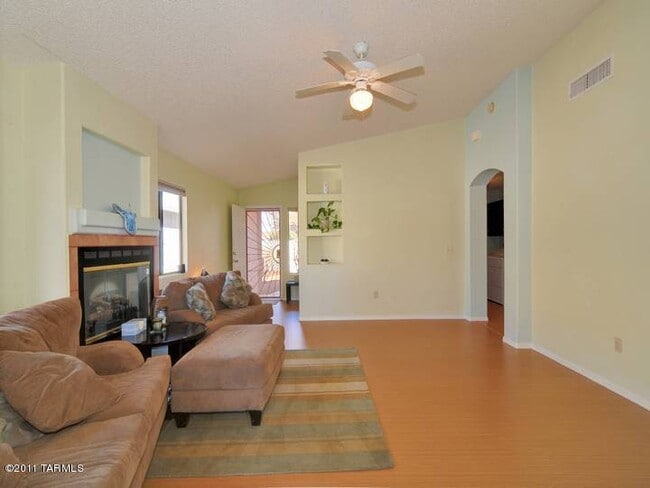 Photo - 6000 S Wood Crest Dr