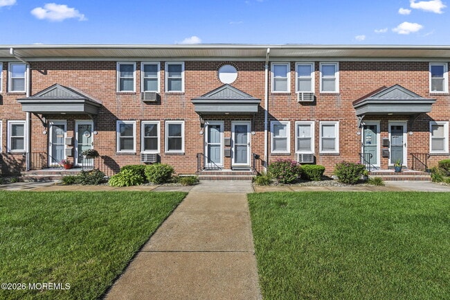 Building Photo - 310 Maryland Ave Unit 24B