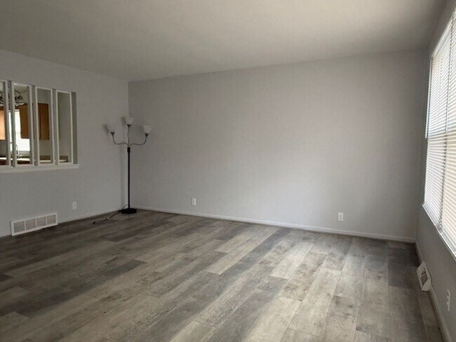 Photo - Updated 3 Bedroom - 1.5 Bath Duplex in Lake Geneva