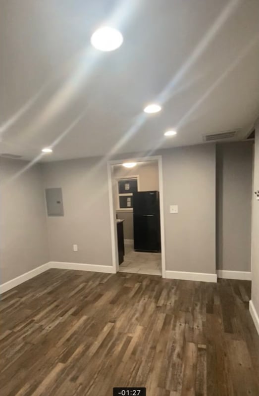 Building Photo - 652 NE Congress Ave