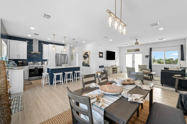 Building Photo - 231 Pescayo Ave