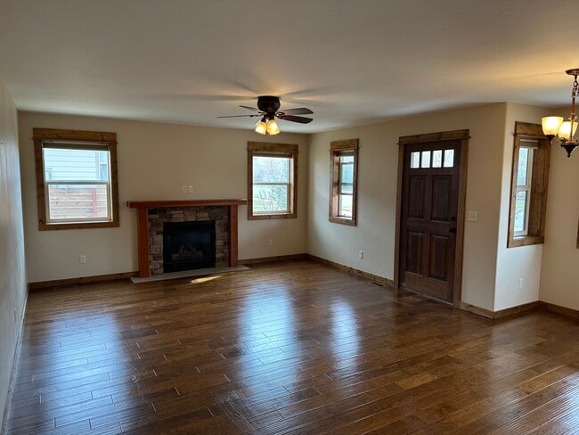 Photo - 504 Fowler Ave