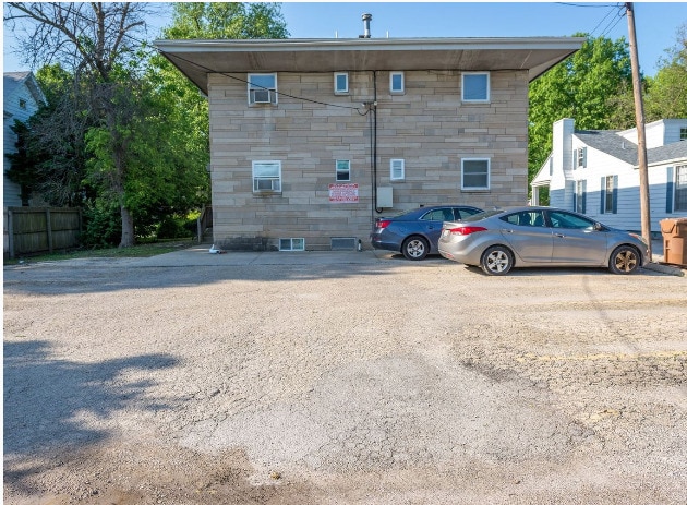 Photo - 605 W University Ave