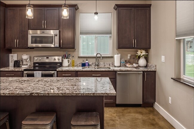 Photo - 751 W Seldon Rd