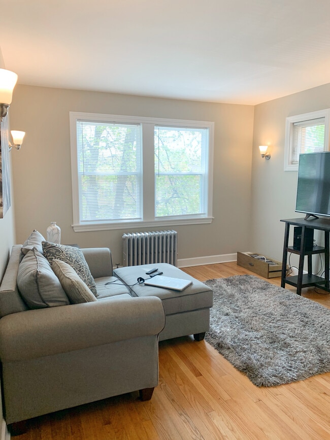 Photo - 1919 S Grove Ave Apartment Unit 32