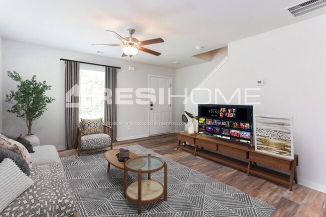Photo - 4779 Highpoint Way