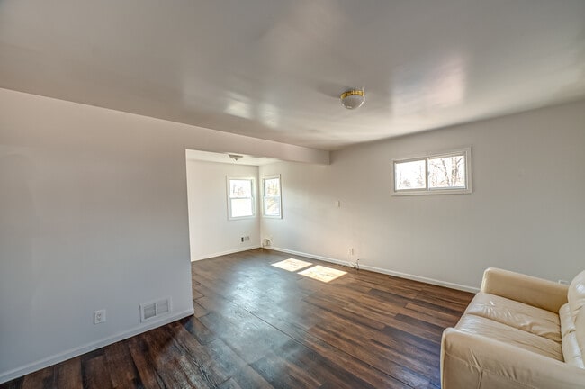 Photo - 1006 Merriam Rd
