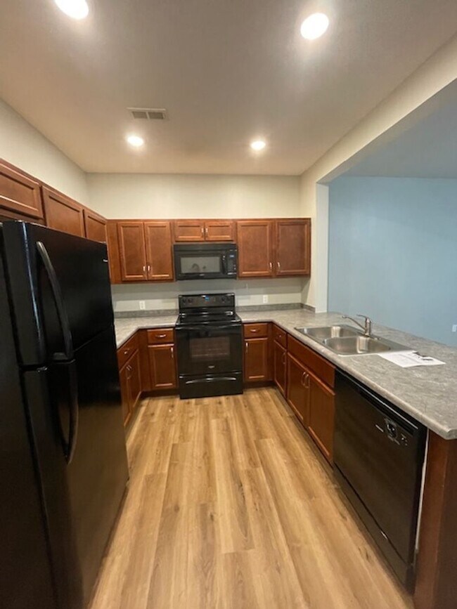 Photo - 208 Tyler St Unidad B