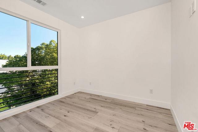 Photo - 15328 Weddington St