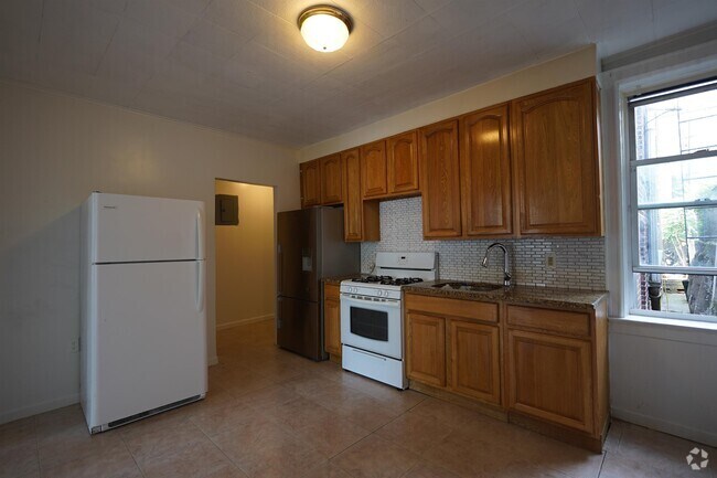 Building Photo - 573 Ave E Unit 3 Rental