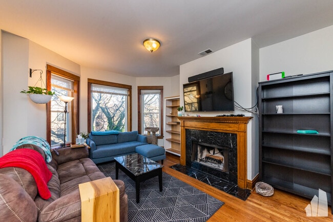 Photo - 3716 N Racine Ave Unit 3