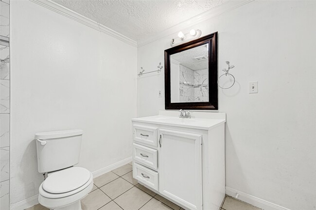 Photo - 8004 Mendez St