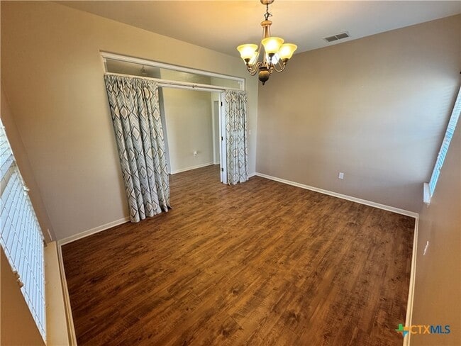 Photo - 106 Pin Oak Ct