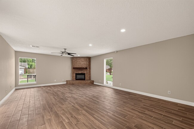 Photo - 15915 Dunmoor Dr