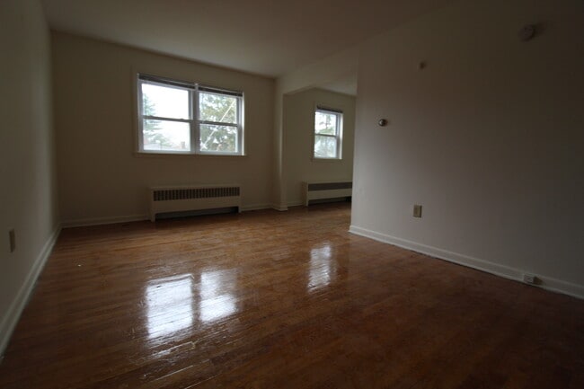 Photo - 33 Burnside Ave