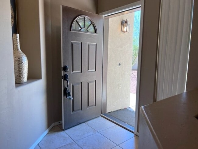 Photo - 2BR Vacation Home in Gated Community Bullhead Parkway with Utilities Avail 10/1
