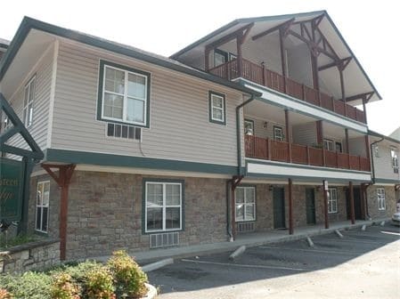 Sherman Green Lodge - Sherman Green Lodge Apartments