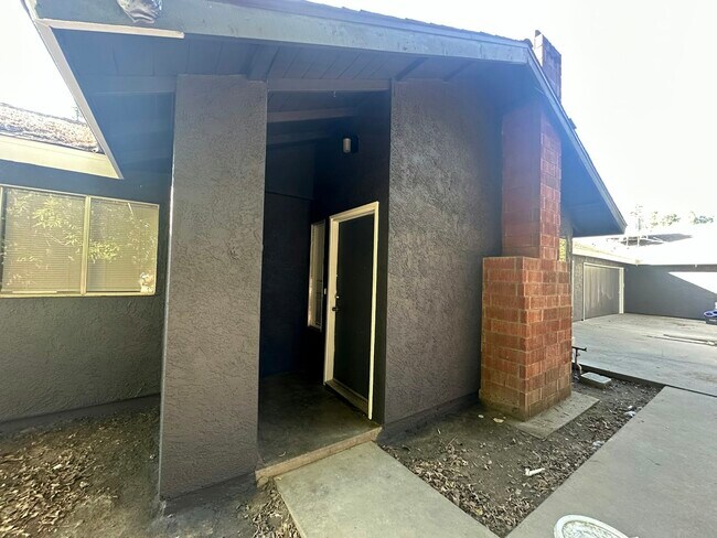 Photo - 1711 E Paradise Ave