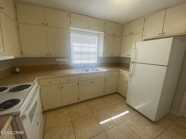 Photo - 2925 Selma Ave