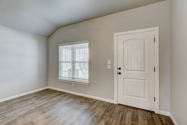 Photo - 618 Juniper St Unidad 618 Juniper Street