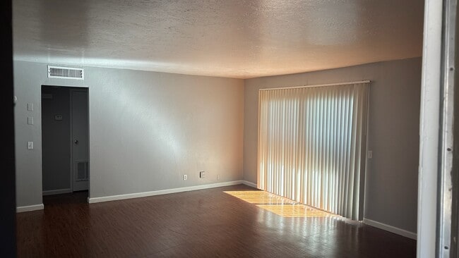 Photo - Country Club Apartments