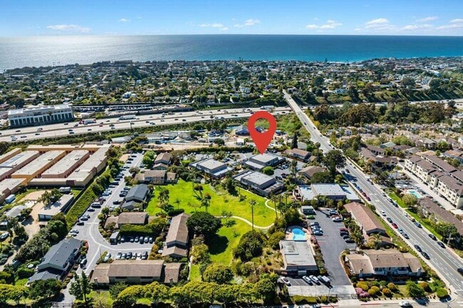 Photo - 403 Requeza St