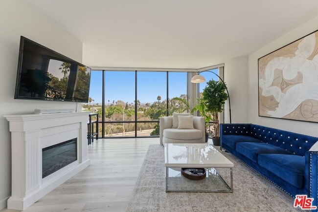 Building Photo - 4316 Marina City Dr Unit 310G