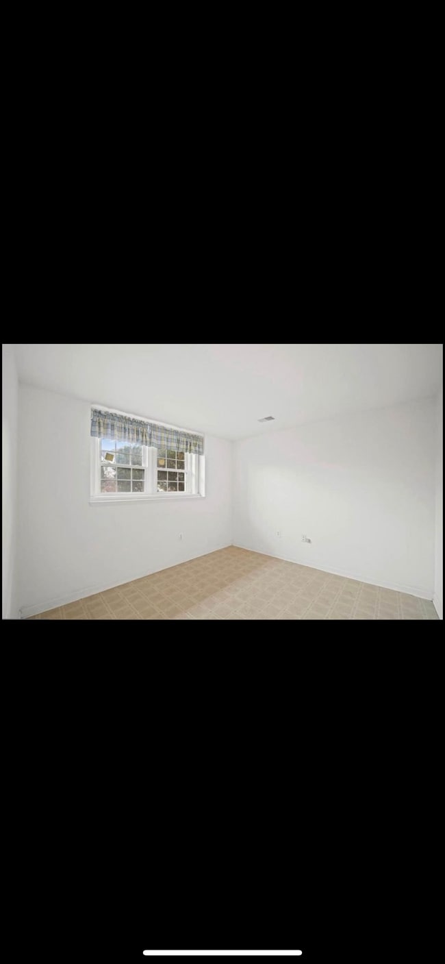 Photo - 3394 Nadia Loop