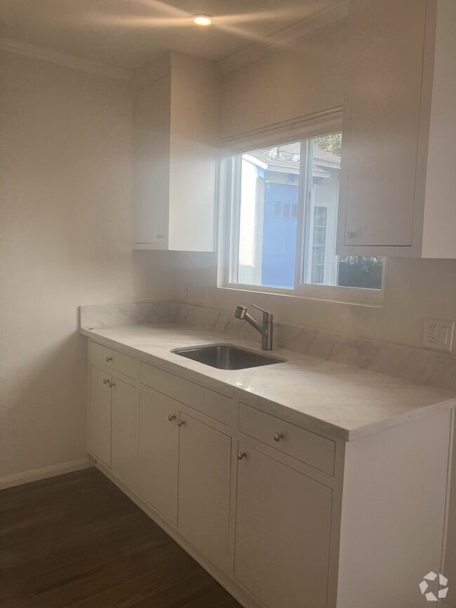 Building Photo - 11164 Exposition Blvd Unit Martha Flores Rental